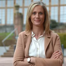 Dr. Angela Steinbach
